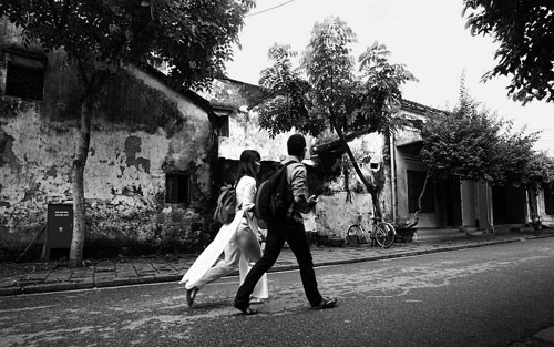 Peaceful Hoi An City in early morning - ảnh 17